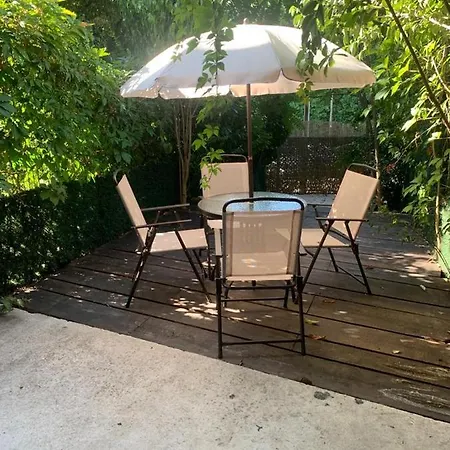 Le Des Myrtes Apartment Nimes